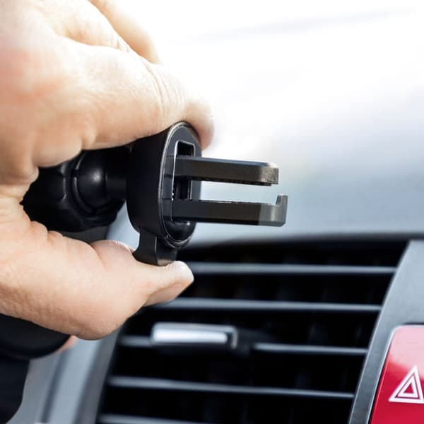 Mobilholder med trådløs oplader til bilen Wolder InnovaGoods