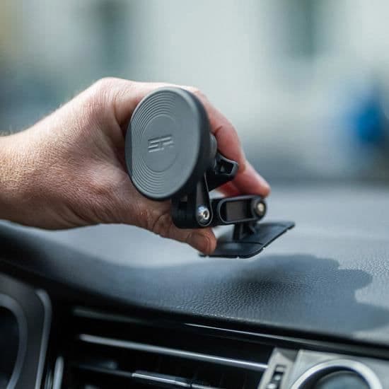 Självhäftande smartphonehållare med Pro SP Connect SPC+ laddare