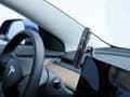 Miniatyrbilde 2 av 8: CellularLine In-Car Mobilholder for Tesla med Magsafe