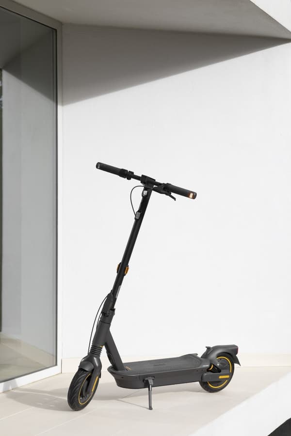NINEBOT BY SEGWAY KICKSCOOTER MAX G2 D