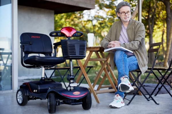 300W Fyrhjulig utomhus elrullstol – 15 km räckvidd, röd – Mobilitetsskoter, Elscooter för äldre, Senior skoter, Elfordon för äldre, 4-hjulig elskoter