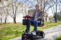 Miniatyrbild 1 av 11: 300W Fyrhjulig utomhus elrullstol – 15 km räckvidd, röd – Mobilitetsskoter, Elscooter för äldre, Senior skoter, Elfordon för äldre, 4-hjulig elskoter