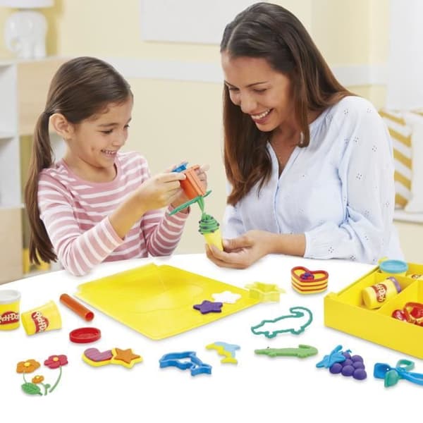 Play-Doh - Super tillbehörslåda och 5 plastinburkar på 56 g vardera