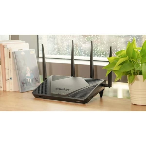 SYNOLOGY Trådlös trådlös router RT2600AC- AC Dualband 2600 Mbps - MU-MIMO med 4 LAN-portar och 1 WAN-port 10/100/1000 Mbps Svart