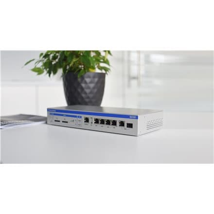 Teltonika RUTXR LTE Router | Enterprise Rack-Mountable SFP/LTE Router | RUTXR1 | 802.11ac | 867 Mbit/s | 10/100/1000 Mbit/s | Ethernet LAN (RJ-45) por