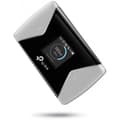 Pikkukuva 2 / 3: TP-LINK M7650 -LTE-modeemi ja WiFi-tukiasema