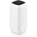 Pikkukuva 1 / 3: ZyXEL Nebula FWA505 5G/4G/LTE -modeemi ja WiFi 6-tukiasema
