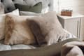 Miniatyrbild 6 av 8: Fluffy Taupe Kudde
