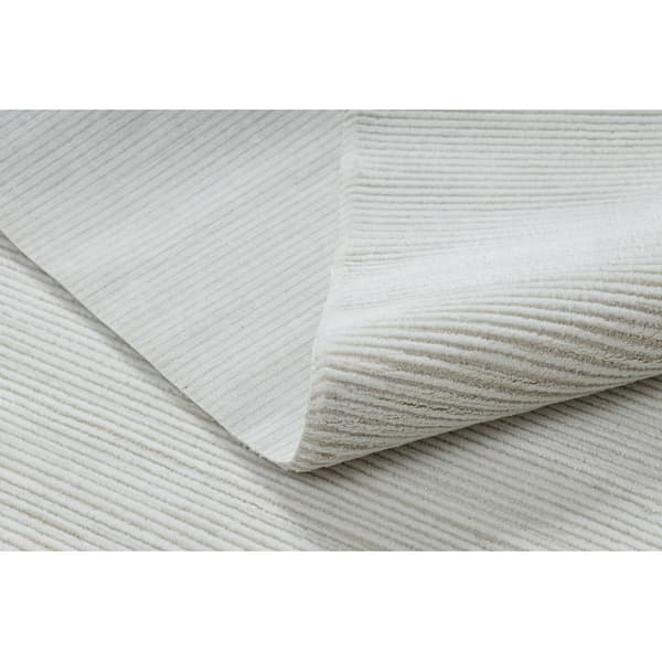 Modern matta DUKE 51376 kräm - Rändervit, strukturerad, mycket mjuk, fransar, 180x270 cm