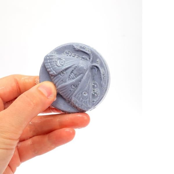 Mini formar för tvål fjäril natt