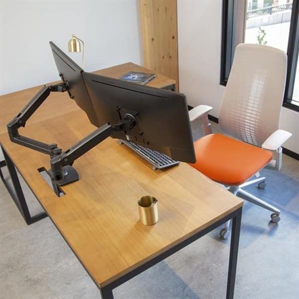 Ergotron 45-245-224 Näyttöpöytäteline 2-suuntainen 38,1 cm (15) - 68,6 cm (27) Kääntyvä, Korkeussäädettävä, Kallistava, Kääntyvä
