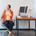 Miniatyrbillede 4 af 9: Ergotron LX Dual Stacking Arm - monteringssæt (spændebeslag til bord, stang, 2 leddelte arme, 2 forlængerbeslag) til 2 LCD-skærme - aluminium, slidstæ