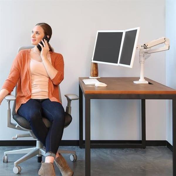 Ergotron LX Dual Stacking Arm - monteringssæt (spændebeslag til bord, stang, 2 leddelte arme, 2 forlængerbeslag) til 2 LCD-skærme - aluminium, slidstæ