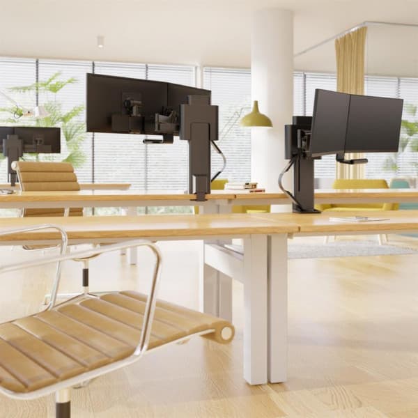 Ergotron Trace Dual -monitorarm för två skärmar, svart