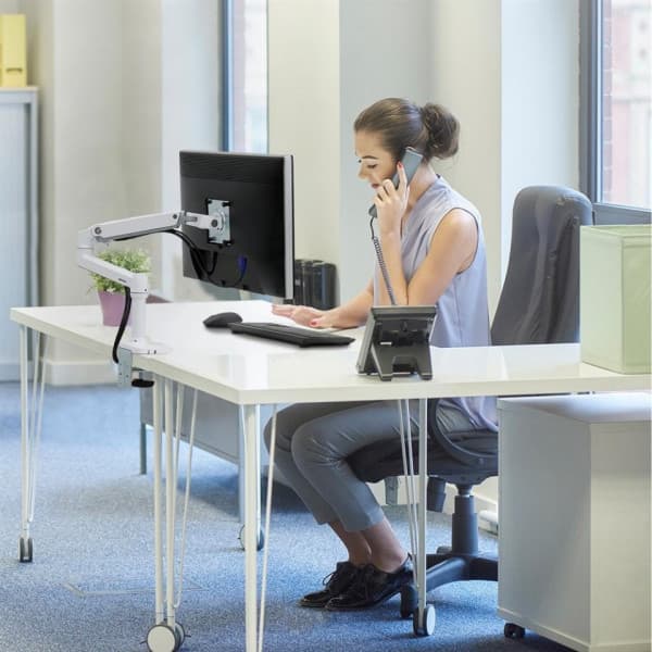 Ergotron LX Desk Monitor Arm -näyttövarsi pöytäkäyttöön, valkoinen