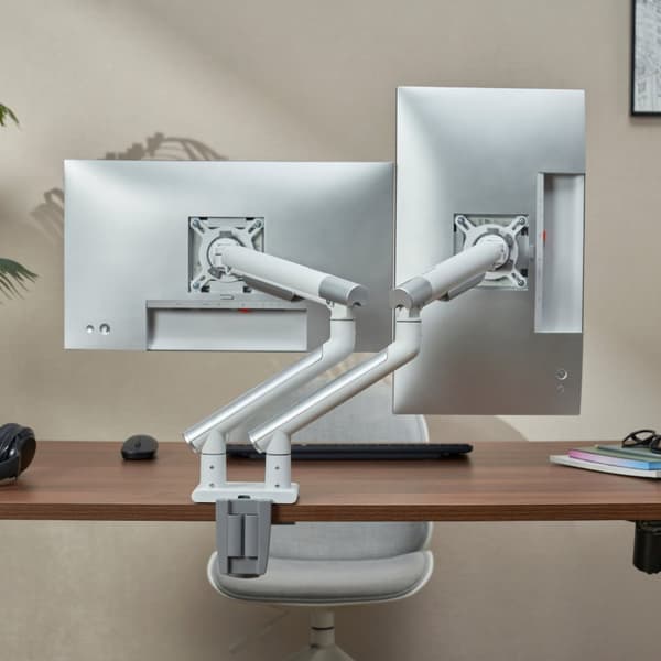 Alterzone Arm Duo monitorarm af aluminium til dobbelt 17"-32" skærme, hvid