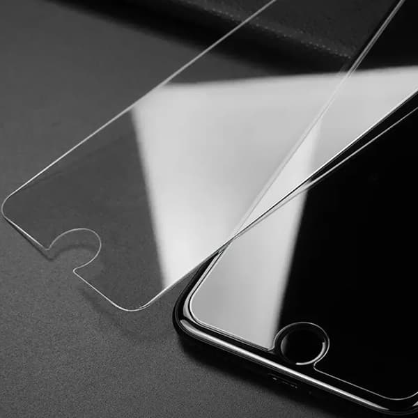 Skärmskydd iPhone 6/7/8/SE (2020/2022) - Härdat Japan Glas 0.2mm (miljö)