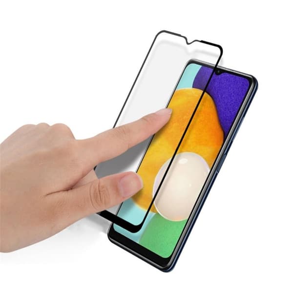 Skärmskydd Samsung A13 4G - 3D Härdat Glas Svart (miljö)