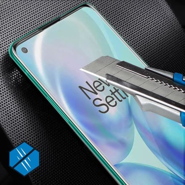 Skärmskyddsfilm - AVIZAR - OnePlus 8 - Flexibel latex - Stöttålig - Genomskinlig vit