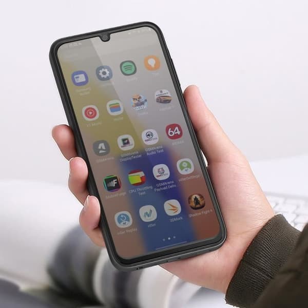 Skärmfilm - AKASHI - Galaxy A05s - 9H härdat glas - Anti-repa - 2.5D fasade kanter