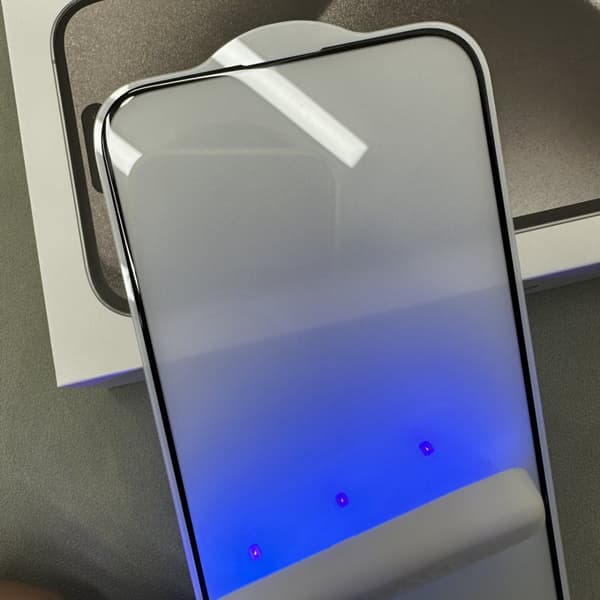 INF iPhone 16 skærmbeskytter i hærdet glas med anti-blåt lys iPhone 16 Pro