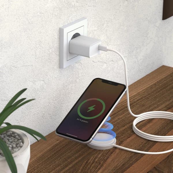 RealPower PC-MagSet - 20W USB-C snabbladdare - väggladdare inkl magnetisk laddningskabel med trådlös laddningsplatta - vit