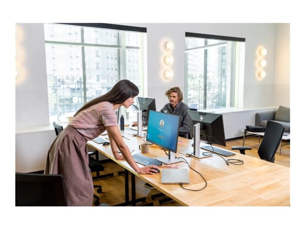 HP E24d G4 - LED-skärm - 23.8" - 1920 x 1080 Full HD (1080p) @ 60 Hz - IPS - 250 cd/m² - 1000:1 - 5 ms - HDMI, DisplayPort, USB-C - svart