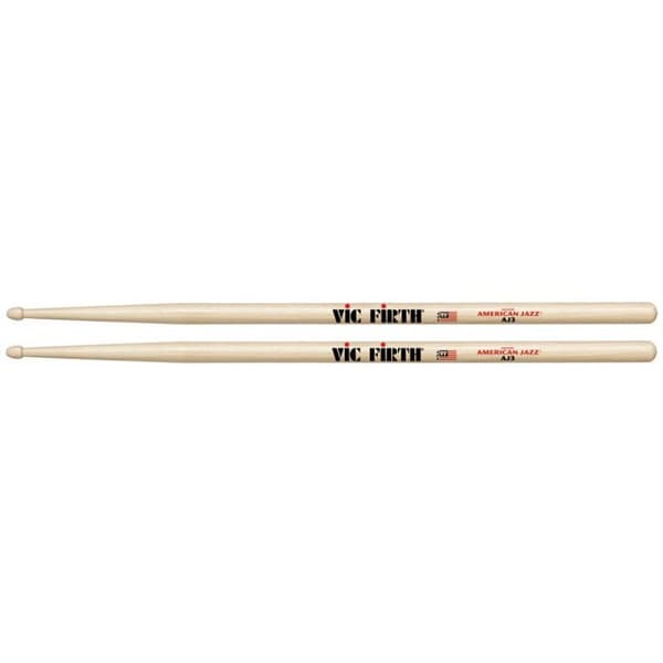 Ett par Vic Firth AJ3 trumpinnar - American Jazz 3