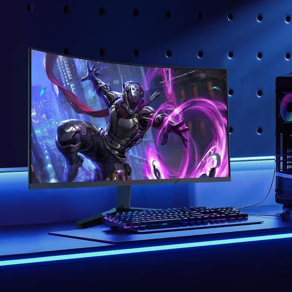 Böjd PC-spelskärm - KOORUI 24E6CA - 23,6" FHD - VA 1800R-panel - 165 Hz - 2xHDMI 1.4, 1xDisplayPort