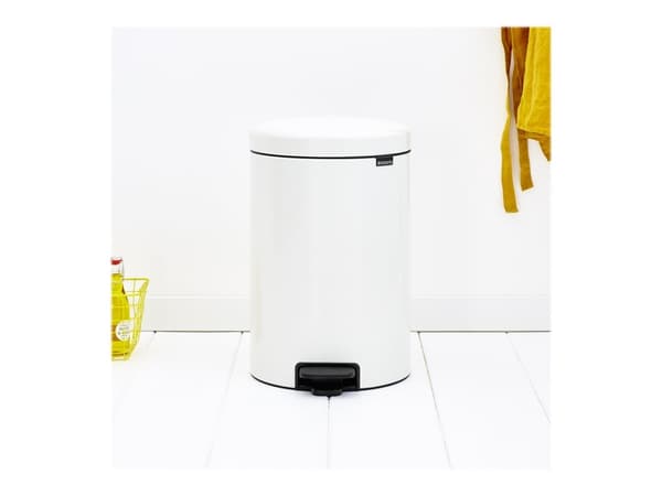 Brabantia newIcon - Soptunna - fliplock - 20 L - fotpedal - vit