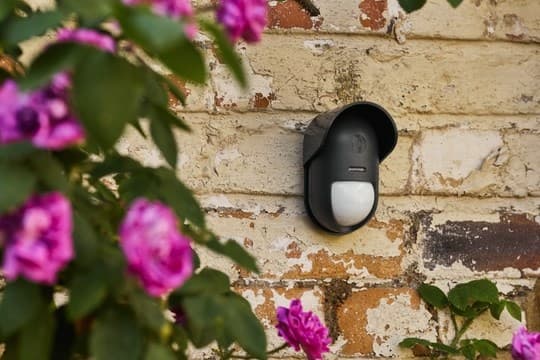 Yale udendørs bevægelsessensor infrarød sensor trådløs væg sort
