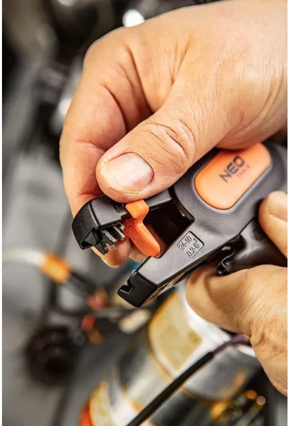 Neo Tools 195 mm automaattinen eristeenkuorintatyökalu