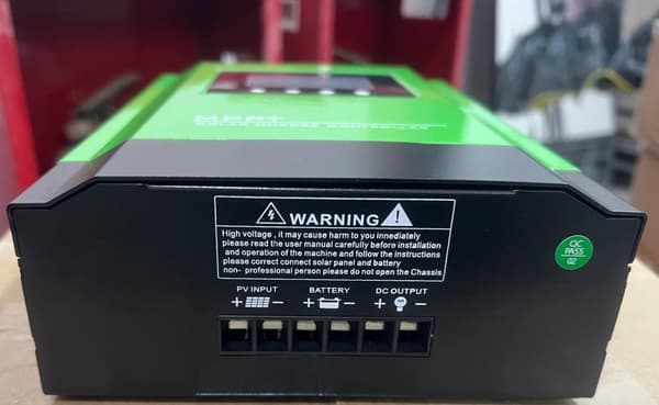 NOVA MPPT solcells laddningsregulator 30A för husbil & båt