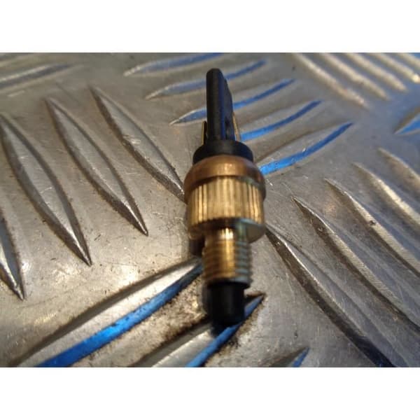 sensor 6 mm kåpa fram bak broms koppling kontaktor stoppljus start motorcykel skoter yamaha honda