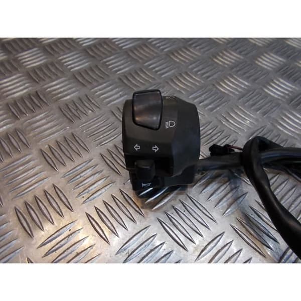 vänster commodo switch skoter suzuki uh 125 burgman cc11 efter 2007- USED