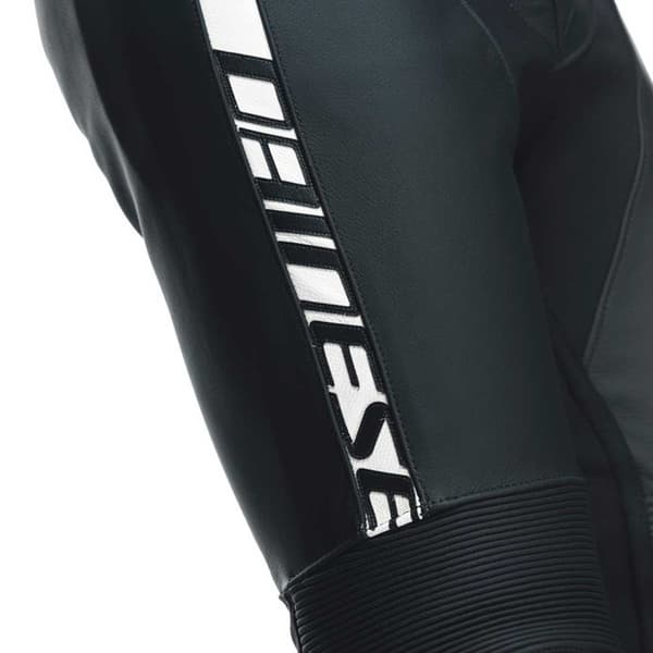 Dainese Avro 4 Läderdräkt Svart 128 / Long Man