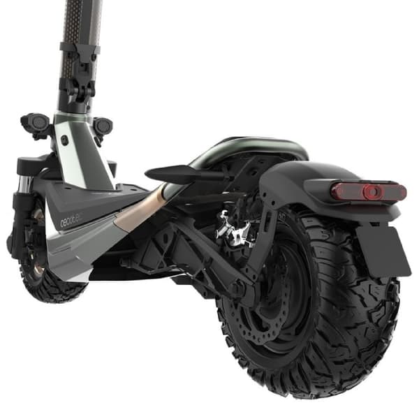 Cecotec Electric scooter with double 500 W + 500 W motor and 75 km range. 10.5" wheels and full suspension. It complies with all requirements of the