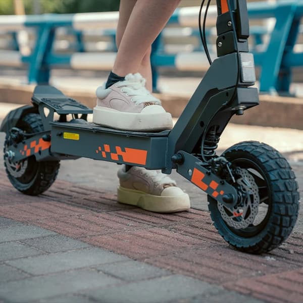 800W-48V-15Ah 45 km/h elektrisk skoter med LCD display, elsparkcykel, hopfällbar elskoter, 55 km marschräckvidd