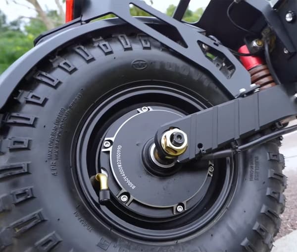 8000W-60V-40Ah offroad elskoter med 14-tums däck, 110km/h elsparkcykel med dubbla motorer, elskoter, hydraulisk broms