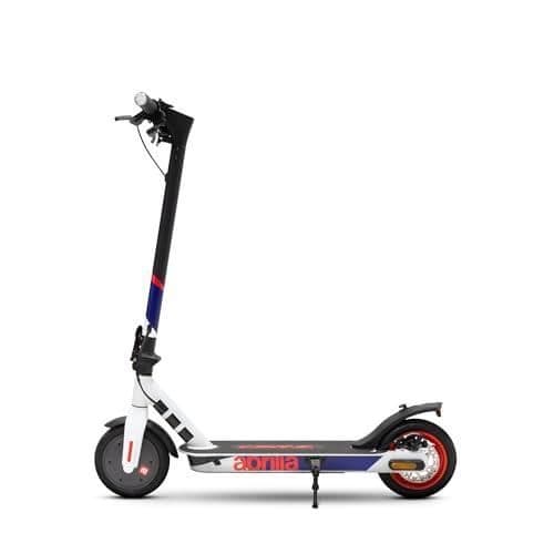 - Elektrisk scooter med aluminiumram, effekt på 350W (max 500W) och slitstarka däck.