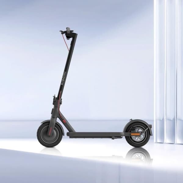 El-scooter - XIAOMI - Elektrisk scooter 4 - 300W - 10" däck - Räckvidd 35 km