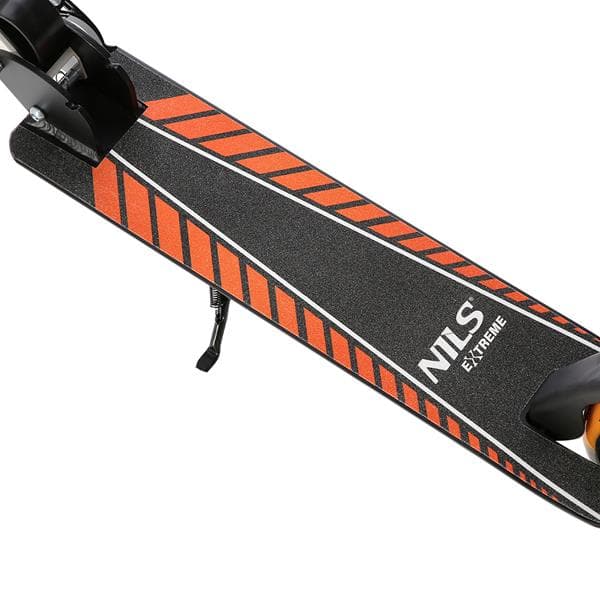 HM0107 VIT-ORANGE SCOOTER NILS EXTREME