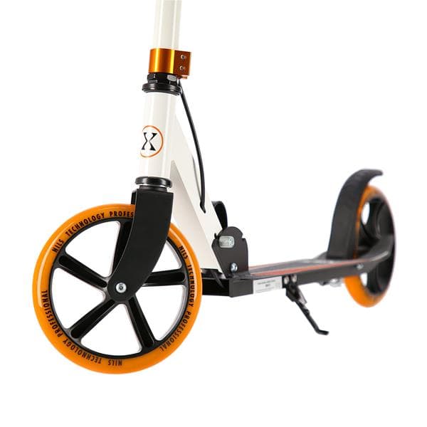 HM0107 VIT-ORANGE SCOOTER NILS EXTREME