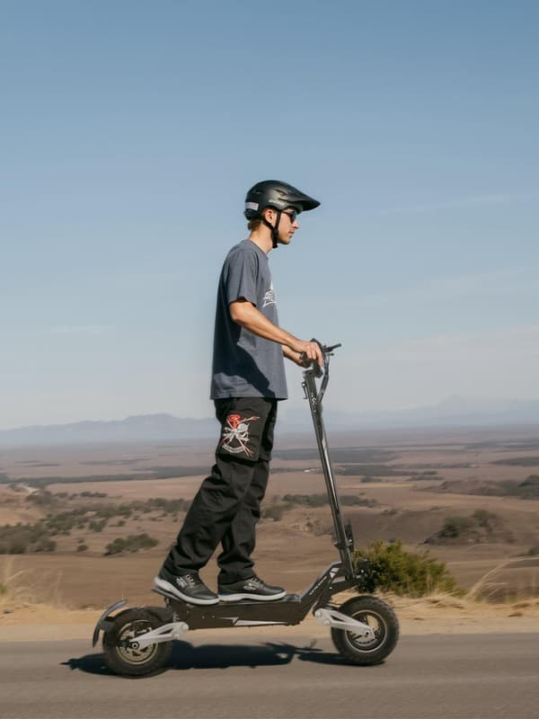 OOTD T10 foldbar elektrisk scooter 500W, 48V13AH batteri, 11" terrængående dæk, tophastighed 50 km, rækkevidde 35-45 km, skivebremser for og bag
