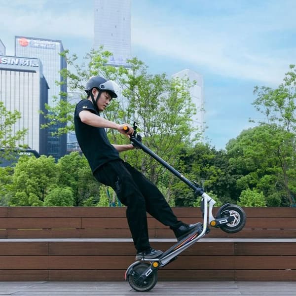 Kukirin A1 Elektrisk scooter effekt 800W maximal hastighet 45KM/H batteri 48V13Ah räckvidd ≤ 42km 10 tum slanglös däck