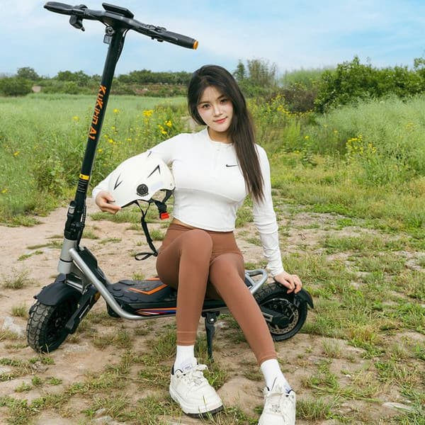 Kukirin A1 Fällbar Elektrisk Kickbike - Motor 800W - Batteri 48V 13Ah - Lufthjul 10" - Räckvidd 45km