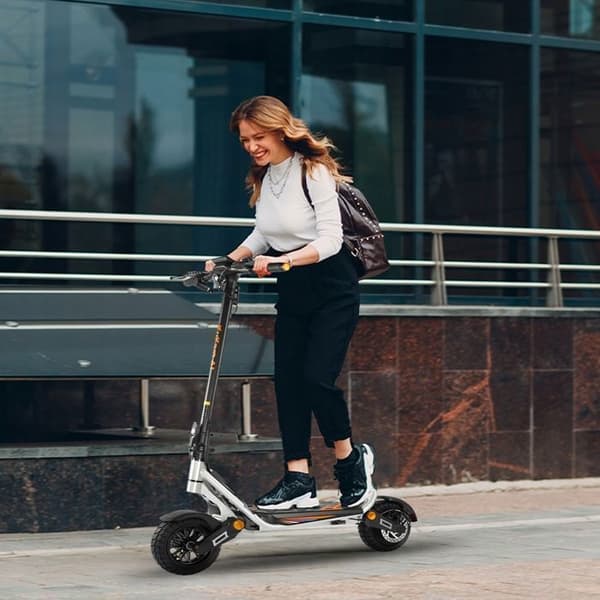 Kukirin A1 Elektrisk scooter effekt 800W maximal hastighet 45KM/H batteri 48V13Ah räckvidd ≤ 42km 10 tum slanglös däck