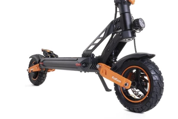 KuKirin G2 Max taitettava sähköskootteri, 1000 W moottori, 20,8 Ah akku, huippunopeus 55 km/h, kantama 70 km, taitettavat pylväät, irrotettava istuin