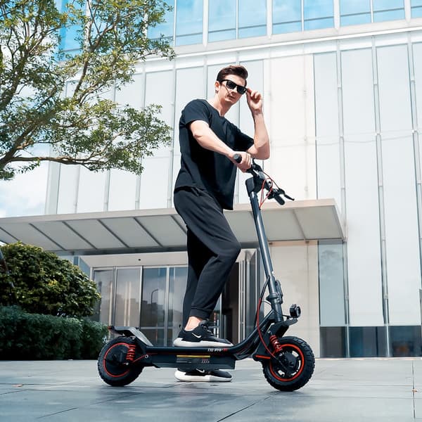 iScooter i10Pro Elscooter 800W Motor, 60 km Räckvidd, 45 km/h Hastighet, Dubbla Bromsar Perfekt för Stadspendling