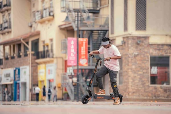 Kukirin G2 elektrisk scooter |48V / 15Ah 800W motor |45 km / t|Maks. rækkevidde 55 km|Skivebremser for og bag+Power-Off bremser|10" slangeløse dæk